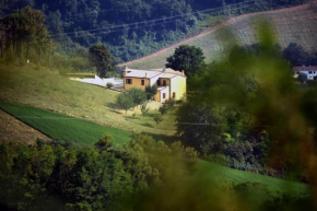 Отель Casale Montesicuro   Монтесикуро